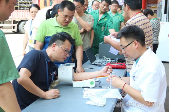 點滴聚愛心，公司組織開展公益獻血活動(圖2)